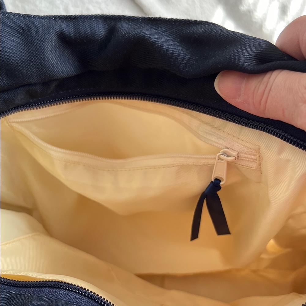 The Bradford Exchange Quilted Bird-Print Tote in Blue, White, Red, Yellow NWOT - Picture 14 of 15
